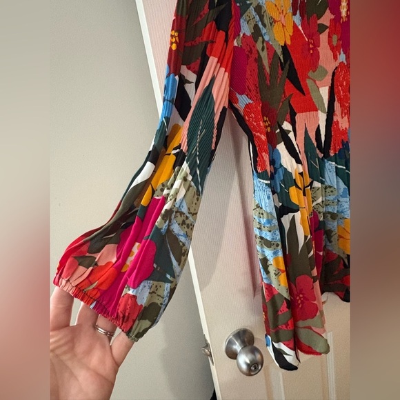 Chloe + Rene floral peplum pleat babydoll top size small bright oversized - Picture 2 of 10